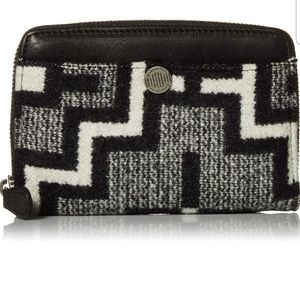 PENDLETON ZIP WALLET - BRAND NEW